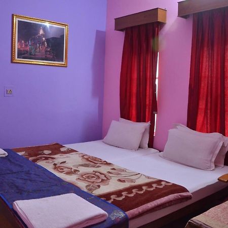 Puja Guest House Váránaszi Kültér fotó