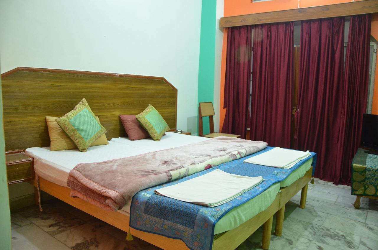 Puja Guest House Váránaszi Kültér fotó