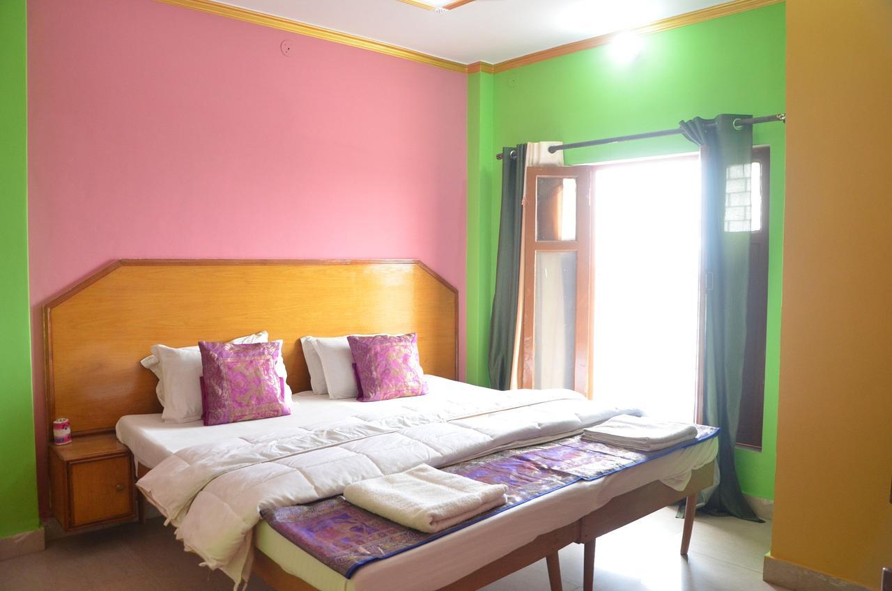 Puja Guest House Váránaszi Kültér fotó